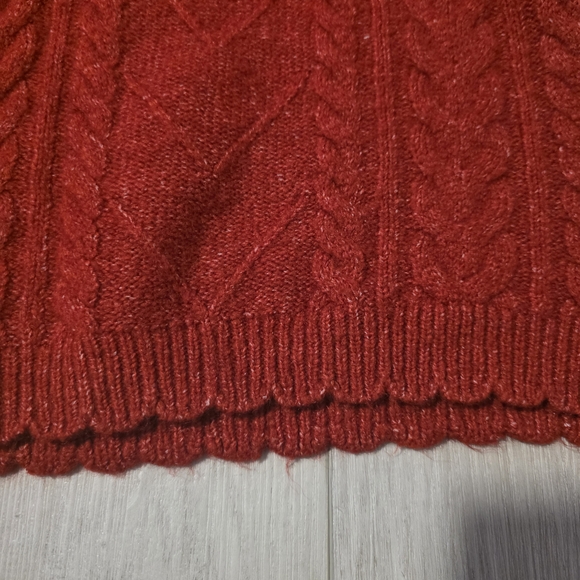 Elegant Red Cable Knit Turtleneck Sweater - Picture 10 of 12